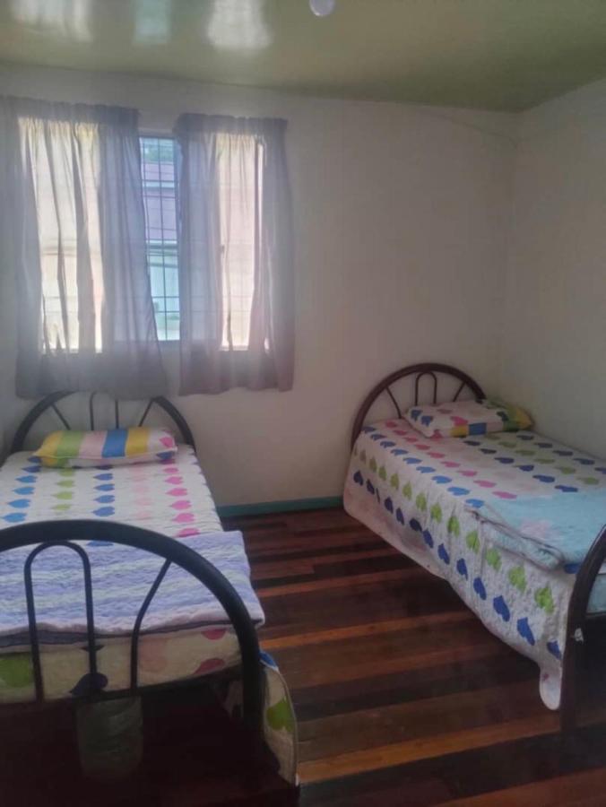 Mak Homestay Upstairs With 5 Bedrooms Kampong Kundassan Esterno foto
