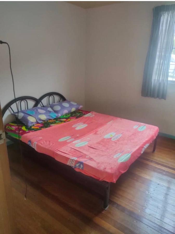 Mak Homestay Upstairs With 5 Bedrooms Kampong Kundassan Esterno foto